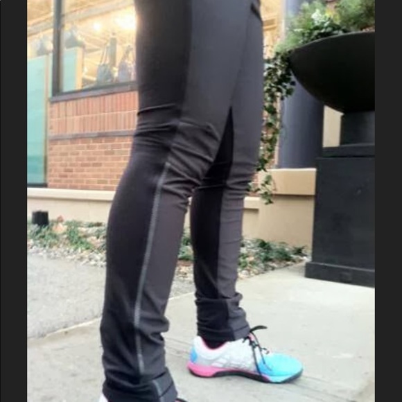 lululemon athletica Pants - Lululemon Keep It Up Pant RARE 6 Black Softshell